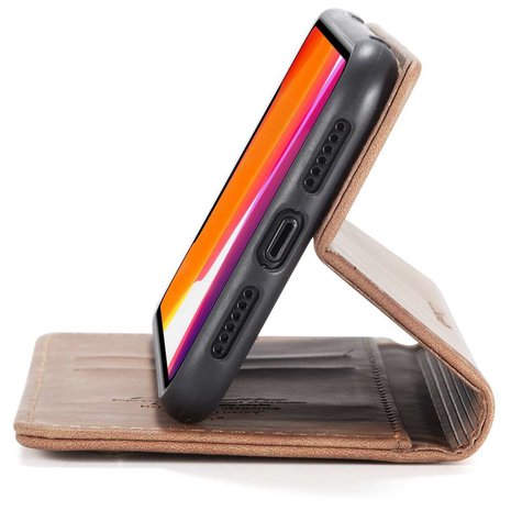 Caseme Slim Retro Wallet kunstleer hoesje voor iPhone 11 - bruin