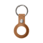 Xqisit Faux Leather Keyring kunstleer hoesje voor Apple AirTag - bruin
